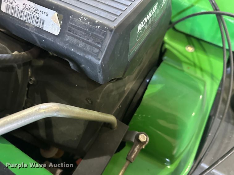 image for item DW4412 John Deere 800 Aercore aerator 