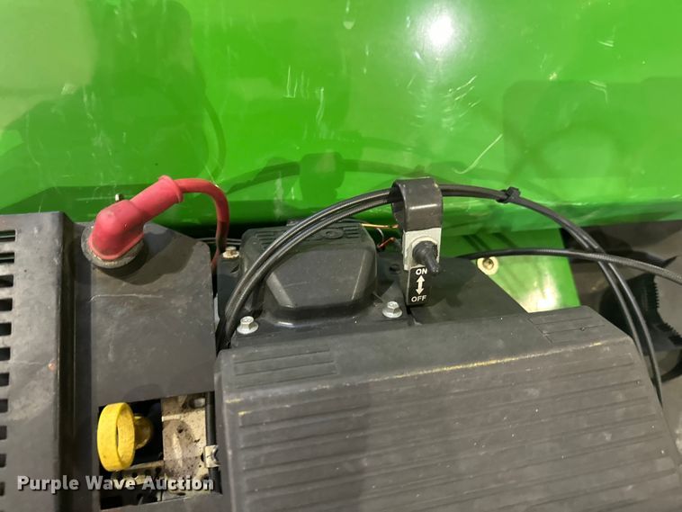 image for item DW4412 John Deere 800 Aercore aerator 