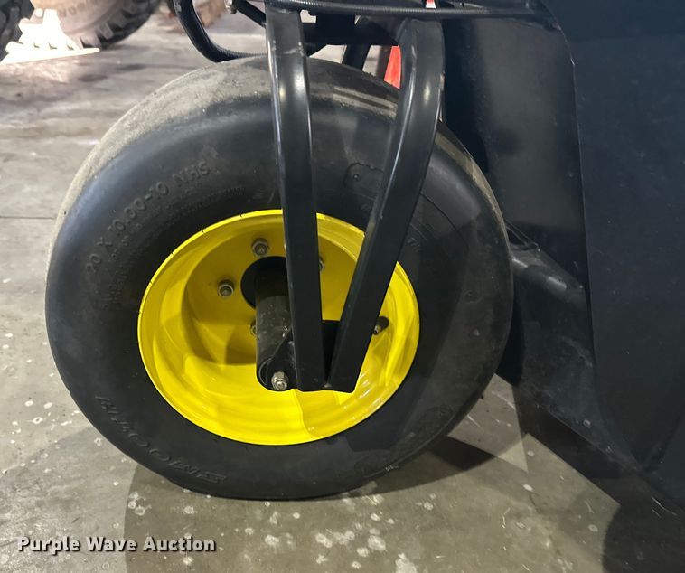 image for item DW4412 John Deere 800 Aercore aerator 