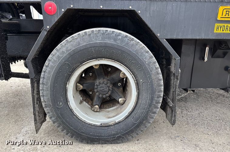 image for item DW7382 1983 Ford F700 oil distributor truck