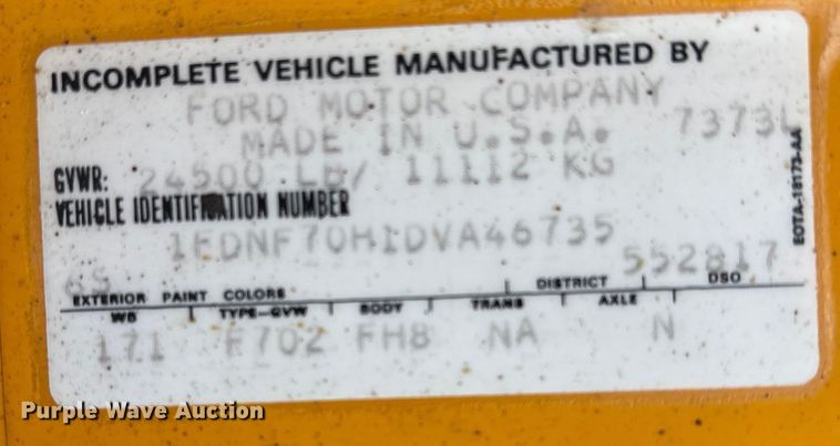 image for item DW7382 1983 Ford F700 oil distributor truck