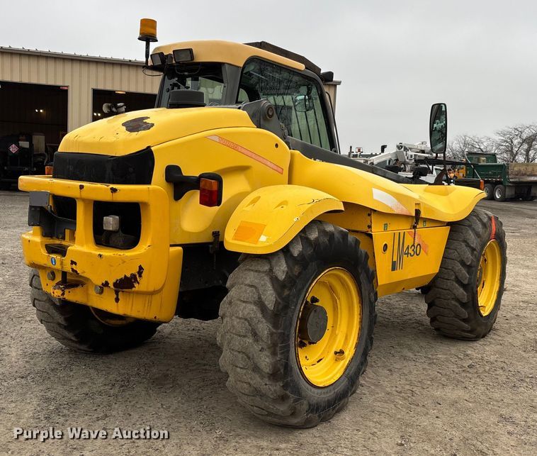 image for item DW7383 2003 New Holland LM430 telehandler