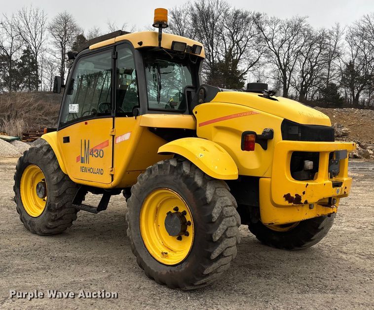 image for item DW7383 2003 New Holland LM430 telehandler