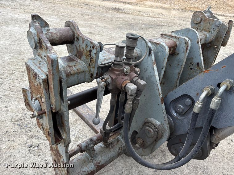 image for item DW7383 2003 New Holland LM430 telehandler