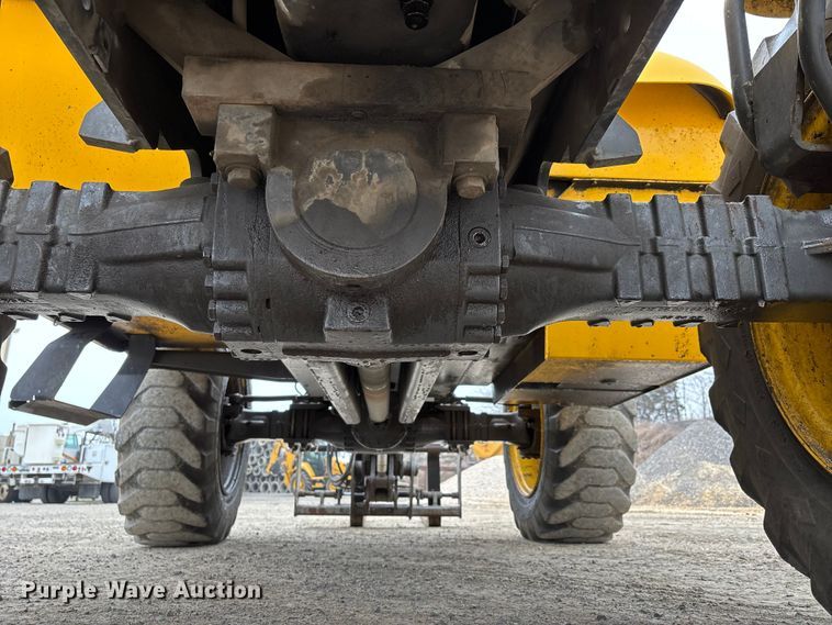 image for item DW7383 2003 New Holland LM430 telehandler
