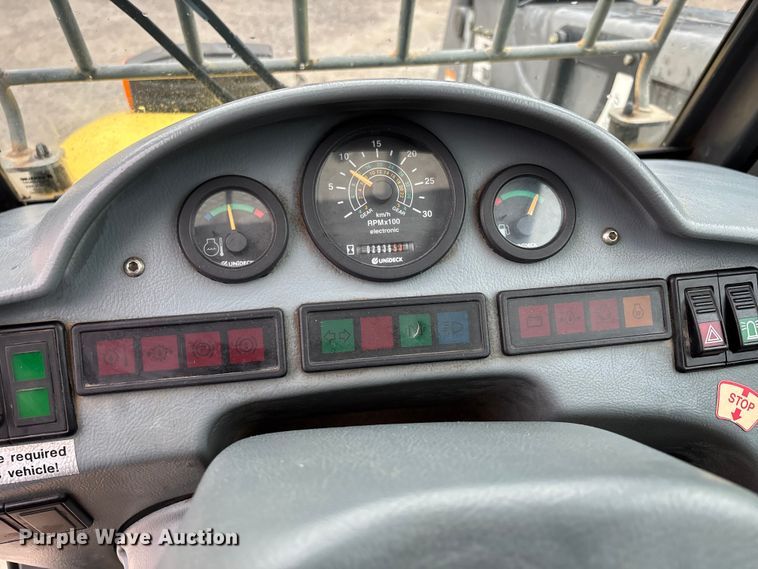 image for item DW7383 2003 New Holland LM430 telehandler