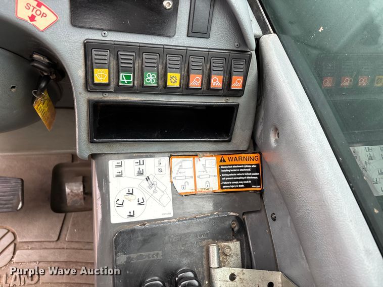 image for item DW7383 2003 New Holland LM430 telehandler