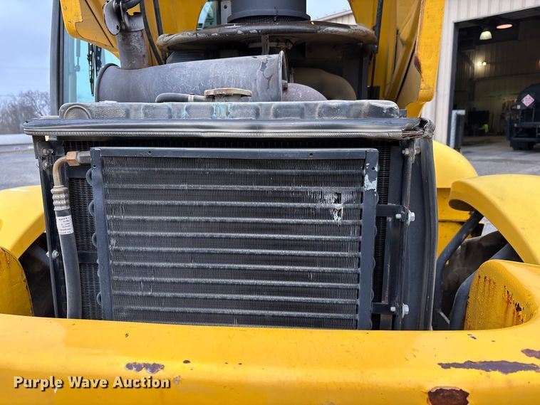 image for item DW7383 2003 New Holland LM430 telehandler