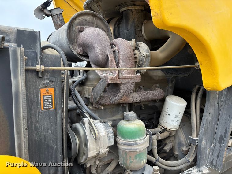 image for item DW7383 2003 New Holland LM430 telehandler