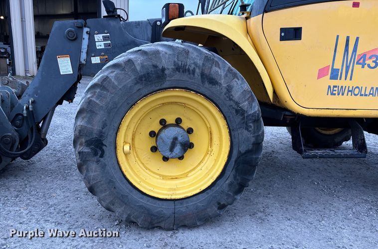 image for item DW7383 2003 New Holland LM430 telehandler