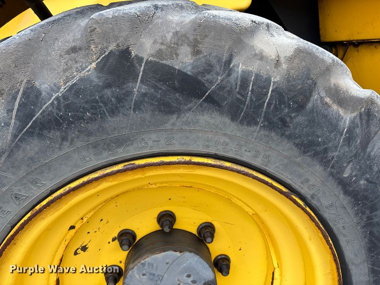 image for item DW7383 2003 New Holland LM430 telehandler