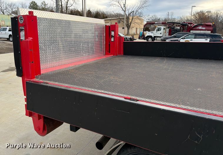 image for item DX5931 2016 Ford F-550 hook lift truck