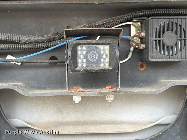 image for item DX5931 2016 Ford F-550 hook lift truck