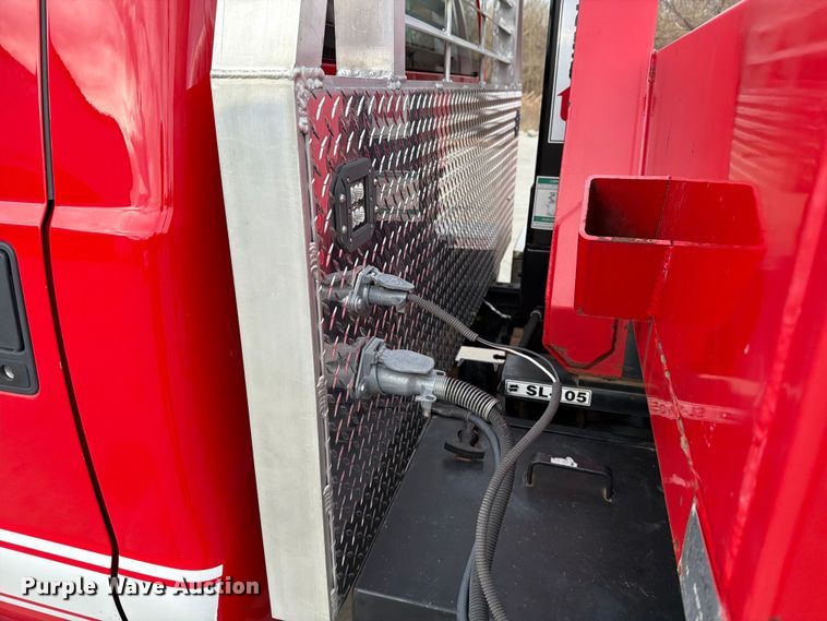 image for item DX5931 2016 Ford F-550 hook lift truck