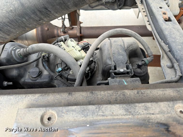 image for item DX5931 2016 Ford F-550 hook lift truck