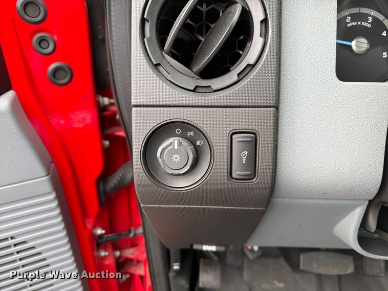 image for item DX5931 2016 Ford F-550 hook lift truck