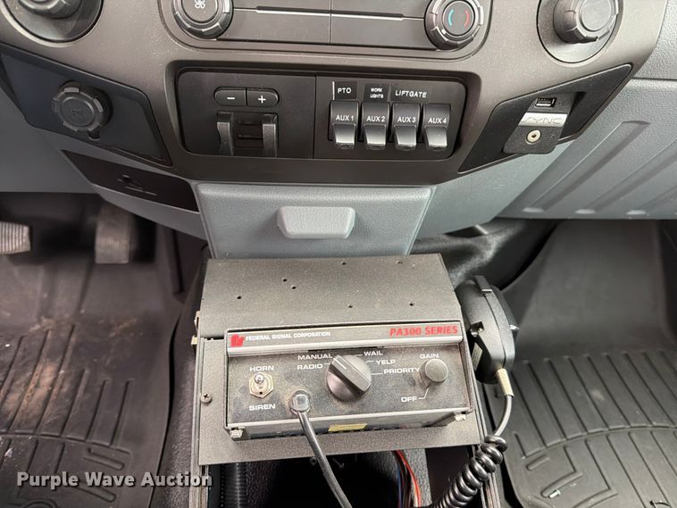 image for item DX5931 2016 Ford F-550 hook lift truck