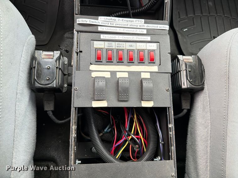 image for item DX5931 2016 Ford F-550 hook lift truck