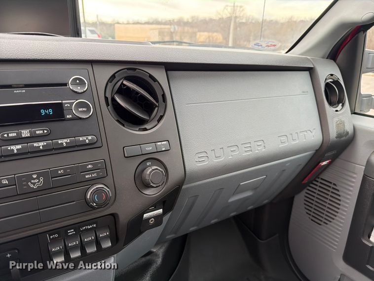 image for item DX5931 2016 Ford F-550 hook lift truck