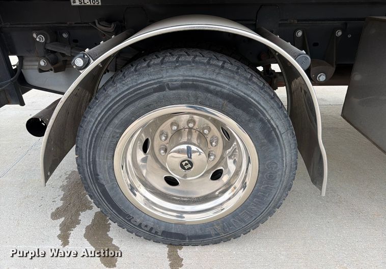 image for item DX5931 2016 Ford F-550 hook lift truck