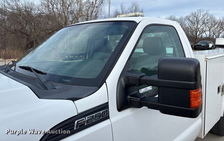 image for item DX5932 2013 Ford F250 utility bed pickup truck