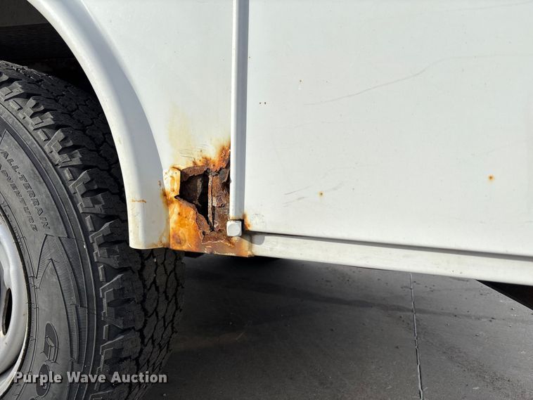 image for item DX5932 2013 Ford F250 utility bed pickup truck