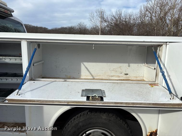 image for item DX5932 2013 Ford F250 utility bed pickup truck