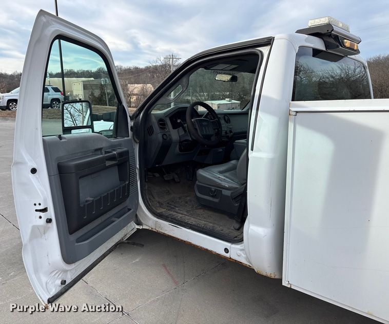 image for item DX5932 2013 Ford F250 utility bed pickup truck