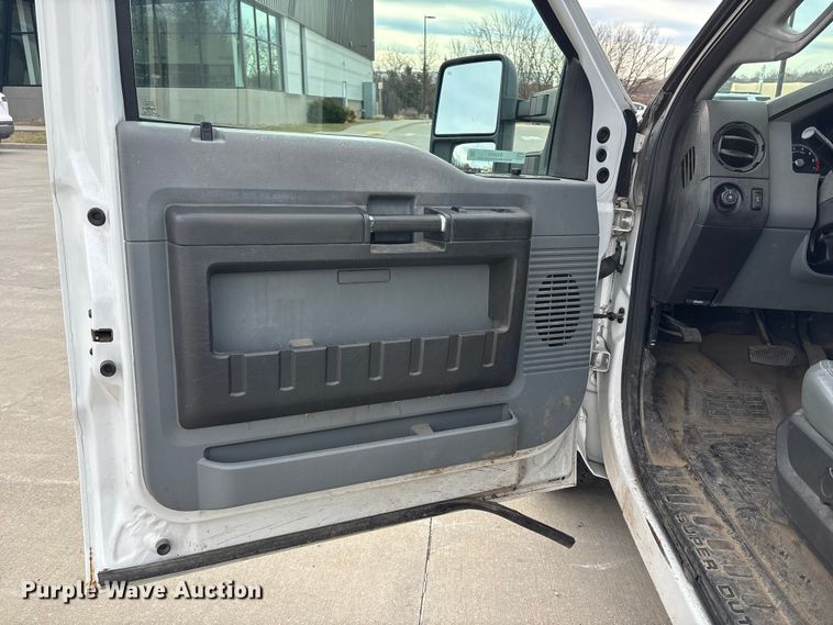 image for item DX5932 2013 Ford F250 utility bed pickup truck