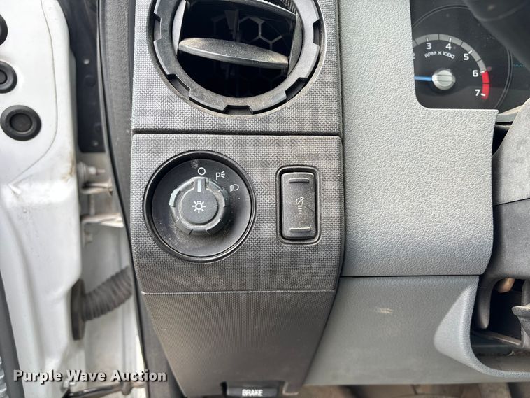 image for item DX5932 2013 Ford F250 utility bed pickup truck