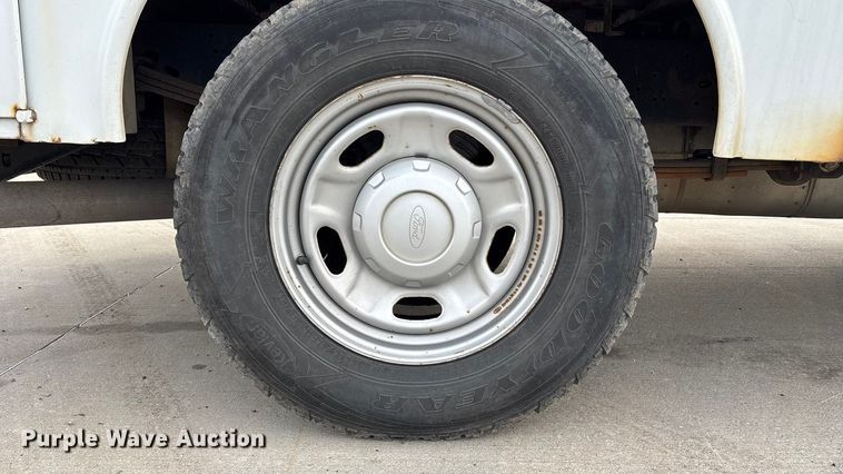 image for item DX5932 2013 Ford F250 utility bed pickup truck