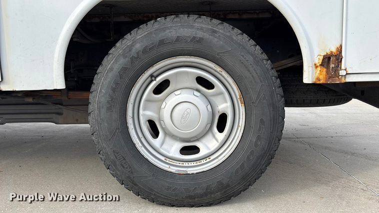 image for item DX5932 2013 Ford F250 utility bed pickup truck