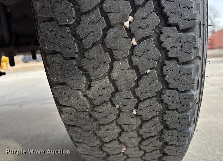 image for item DX5932 2013 Ford F250 utility bed pickup truck