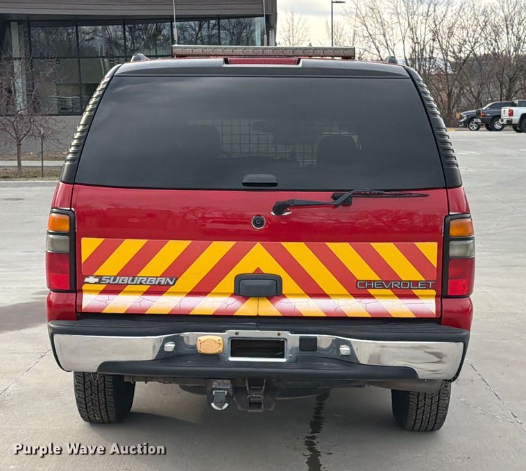 image for item DX5933 2005 Chevrolet Suburban 2500 SUV