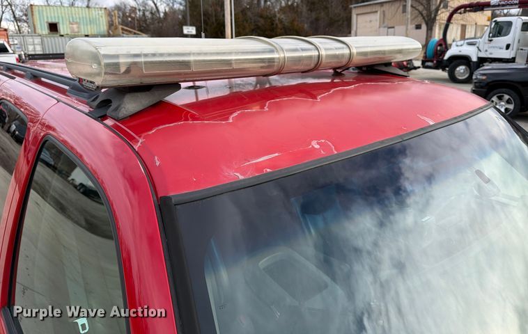 image for item DX5933 2005 Chevrolet Suburban 2500 SUV