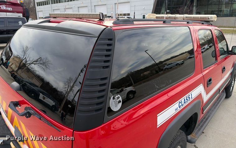 image for item DX5933 2005 Chevrolet Suburban 2500 SUV