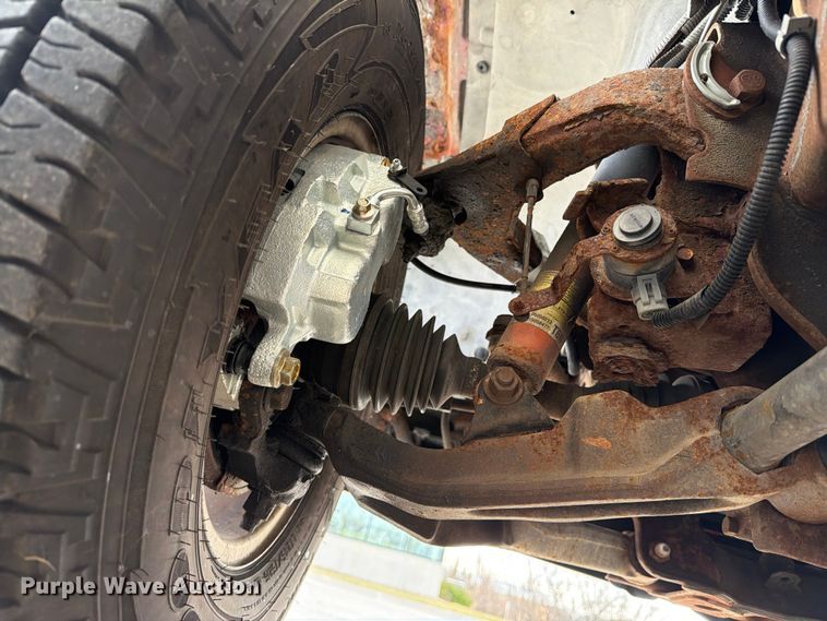 image for item DX5933 2005 Chevrolet Suburban 2500 SUV