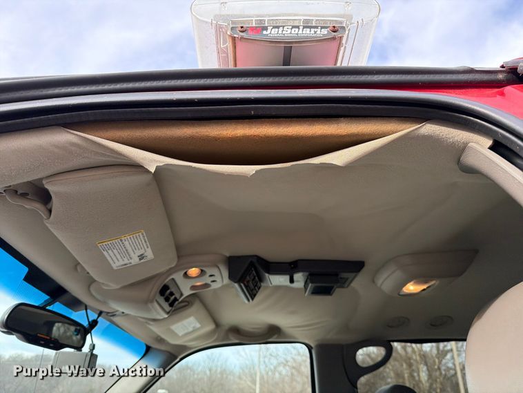 image for item DX5933 2005 Chevrolet Suburban 2500 SUV