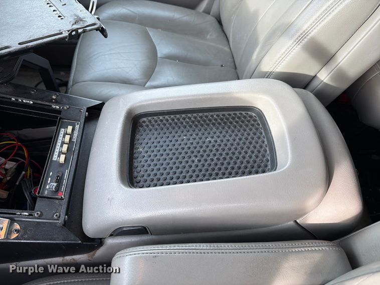 image for item DX5933 2005 Chevrolet Suburban 2500 SUV