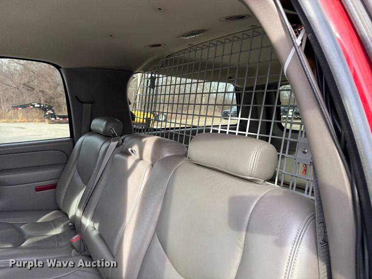 image for item DX5933 2005 Chevrolet Suburban 2500 SUV