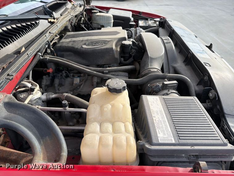 image for item DX5933 2005 Chevrolet Suburban 2500 SUV