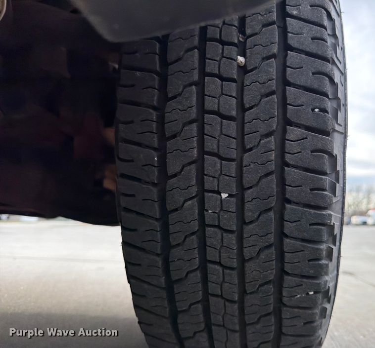 image for item DX5933 2005 Chevrolet Suburban 2500 SUV