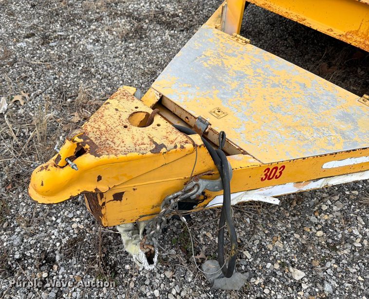 image for item DX5935 2014 Sure-Trac tilt deck utility trailer