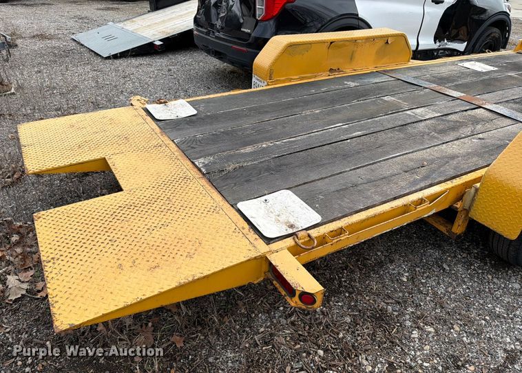 image for item DX5935 2014 Sure-Trac tilt deck utility trailer