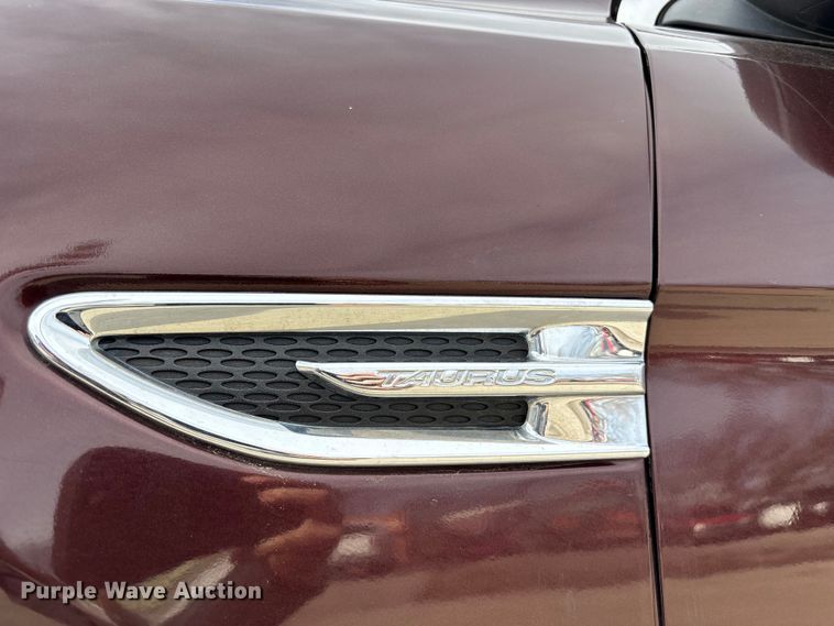 image for item DX5936 2010 Ford Taurus 