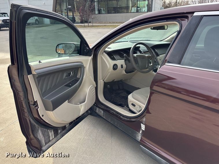 image for item DX5936 2010 Ford Taurus 