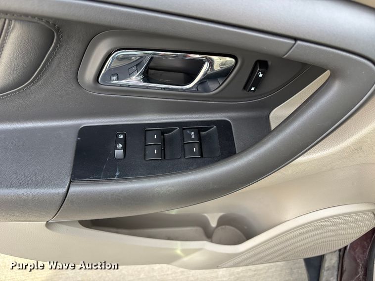 image for item DX5936 2010 Ford Taurus 