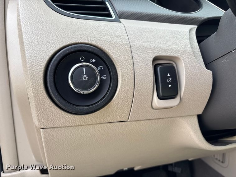 image for item DX5936 2010 Ford Taurus 