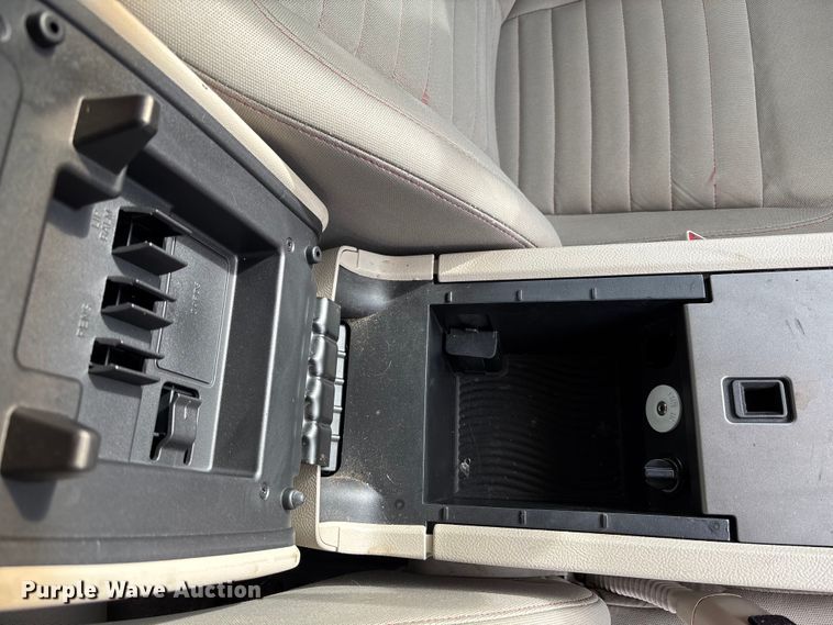 image for item DX5936 2010 Ford Taurus 