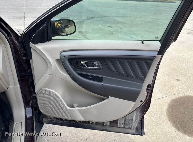 image for item DX5936 2010 Ford Taurus 